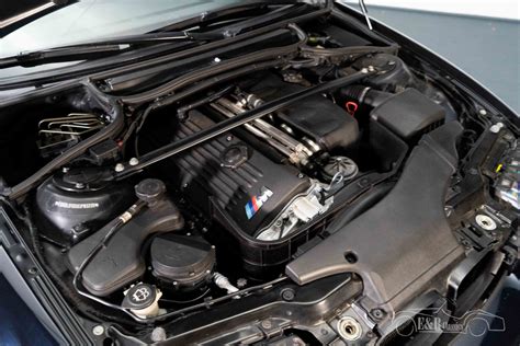 Vizualinė schema, lyginanti standartinį E46 galinį bamperį su M-Tech ir M3 versijomis