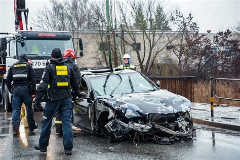 nuotrauka iš Panevėžio: BMW automobilis Nevėžio upėje.