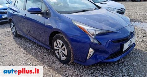 Toyota Prius skirtingų kartų modelių iliustracija