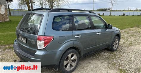 Teminė nuotrauka su Subaru Forester automobiliu ir pavaizduotu sankabos komplektu