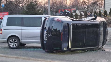 „Renault“ automobilis su langų deflektoriais