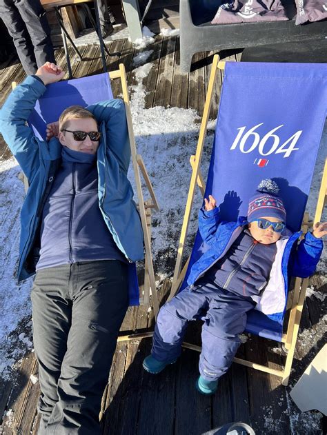 Panoraminis vaizdas į Slovėnijos Alpes su vingiuotu keliu