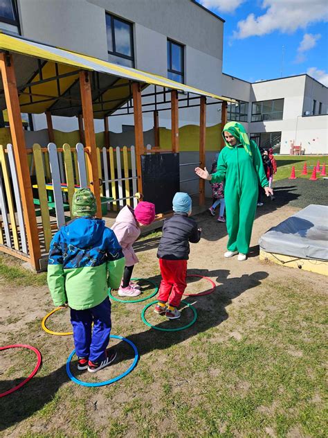 Vaizdas į Predjamos pilį, įsikūrusią uoloje