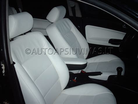 VW Passat B5 salonas su uždėtais universaliais eko odos sėdynių užvalkalais
