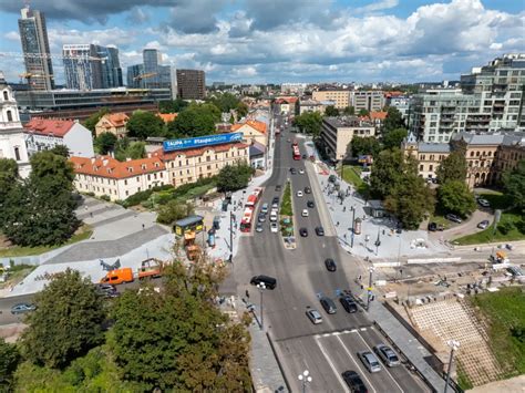 Teminė nuotrauka: automobilių statymas Europos mieste