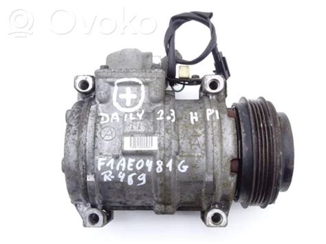 Nuotrauka su įvairiais automobilių oro kondicionieriaus kompresoriais