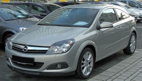 Opel Astra H GTC interjero nuotrauka