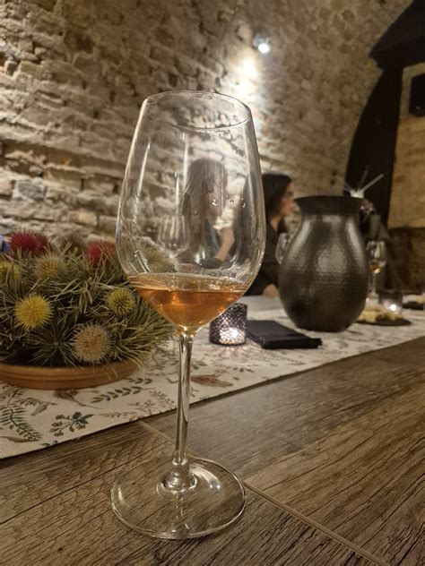 Vyno rūsiai Gražuolių slėnyje, Egeris