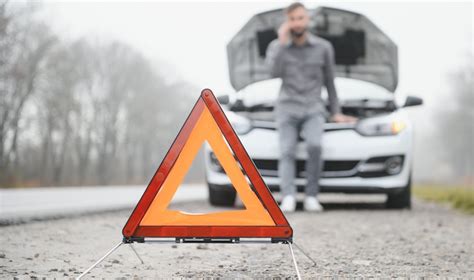 avarinis trikampis ir V16 švyturėlis
