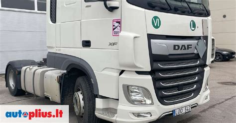 Modernių Euro 6 vilkikų (Mercedes-Benz, MAN, DAF) nuotrauka