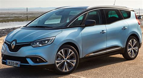 „Renault Scenic“ IV kartos interjeras su dideliu centriniu LCD ekranu ir „Easy Life“ stalčiumi