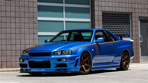 Nissan Skyline GT-R R34 interjeras ir eksterjeras