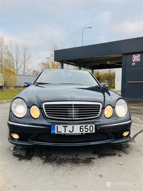 Nuotrauka, kurioje matomas „Mercedes-Benz E klasės W211“ automobilis.
