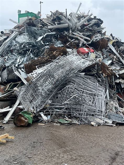 lentelė su automobilių metalo laužo supirkimo kainomis ir įvairių metalų rūšimis