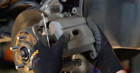 Toyota Corolla galinio stabdžių suporto schema