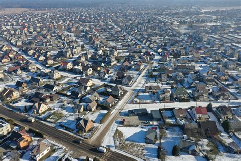 Chevrolet Orlando vaizdas iš vidaus, rodantis multimedijos sistemą ir daiktadėžę