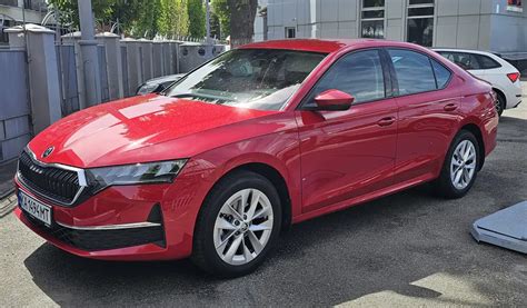 modernus ir aptakus Škoda Octavia A8 dizainas