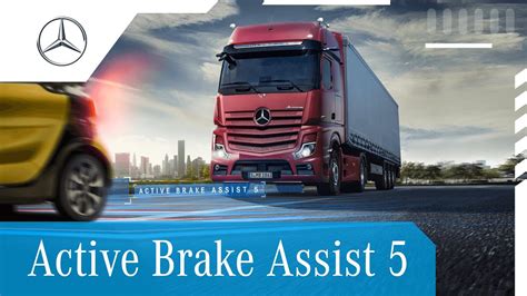 Schema, iliustruojanti „Active Brake Assist 5“ veikimo principą „Mercedes-Benz Actros“ sunkvežimyje.