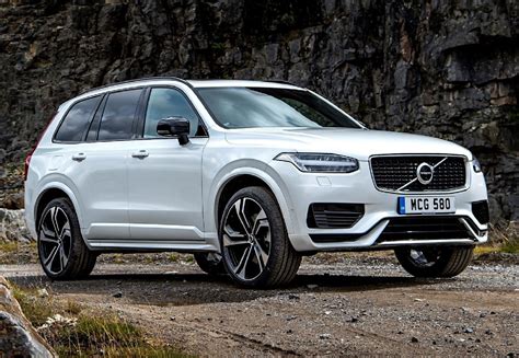 „Volvo XC90“ centrinio ekrano funkcijų rodinio iliustracija