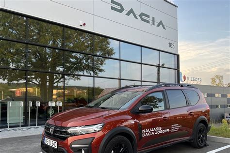 Dacia gamyklos Rumunijoje nuotrauka arba logotipas