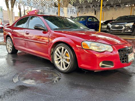 Chrysler Cirrus eksterjero nuotrauka, pabrėžianti aerodinamines kėbulo formas