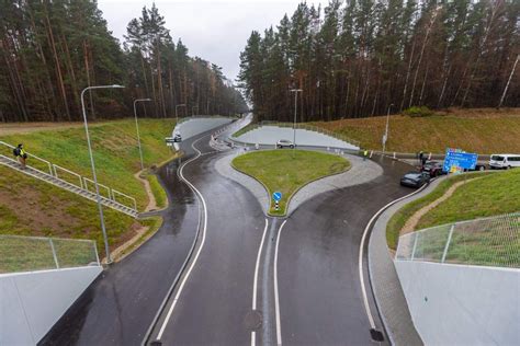 schema: taisyklingas įvažiavimas į skirtingų tipų žiedines sankryžas
