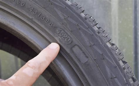 nuotrauka, kaip patikrinti padangos pagaminimo datą (DOT)