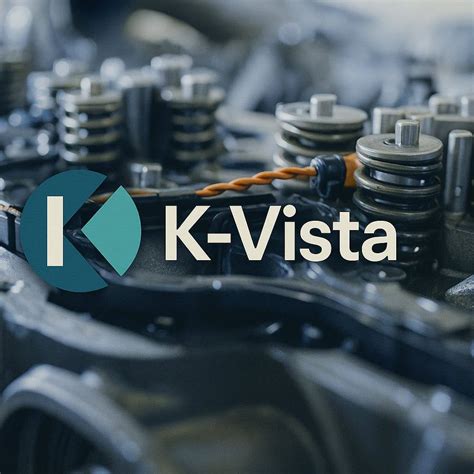 techninės priežiūros įrankiai ir motociklo komponentai ant darbo stalo