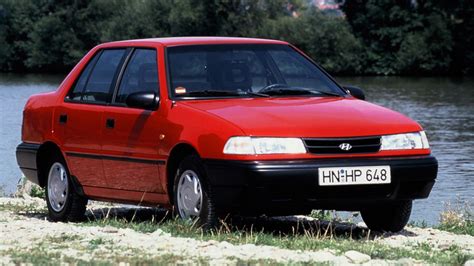 Istorinis Hyundai Pony automobilis