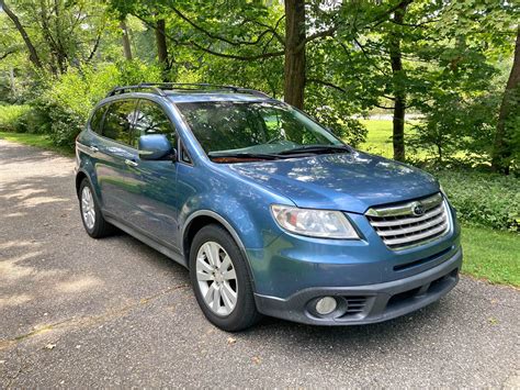 „Subaru Tribeca“ eksterjero dizaino nuotrauka, pabrėžianti elegantiškas kėbulo linijas