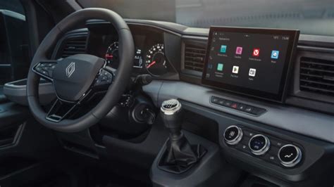 ekrano nuotrauka, demonstruojanti Renault Master multimedijos sistemą openR link su integruotomis Google paslaugomis