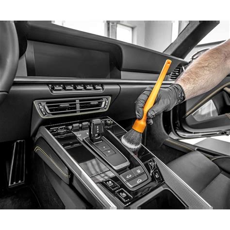 Nuotraukų galerija su automobiliais po detalaus valymo ir atnaujinimo