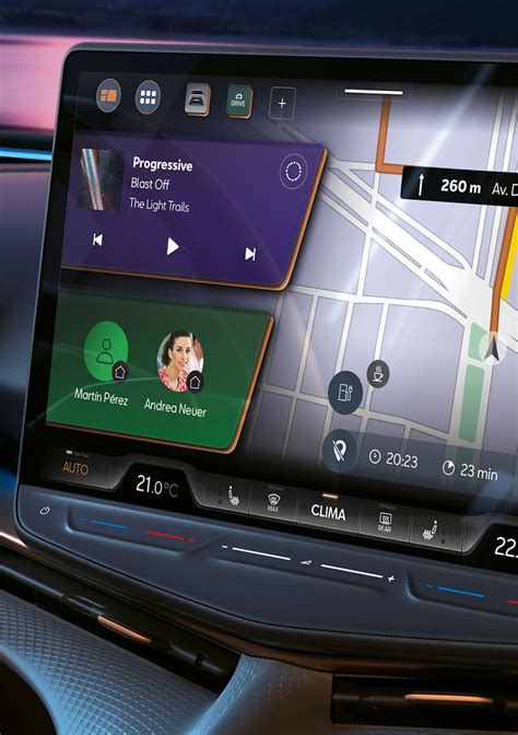 Chevrolet Volt multimedijos ekranas su aktyvuotu navigacijos žemėlapiu ir maršruto planavimu