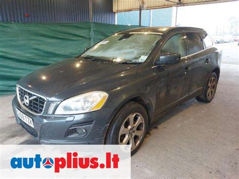 „Volvo XC60“ pakabos detalės pabrėžiančios jautrias vietas