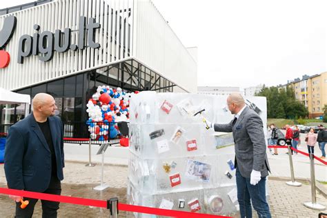 fotografija, demonstruojanti prekių atsiėmimo punktą ir tvarkingą pakuotę