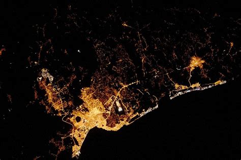 Miesto šviesos taršos vaizdas iš kosmoso
