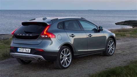 „Volvo V40 Cross Country“ išorės dizaino apžvalga