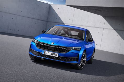 Škoda Octavia nuotrauka kelyje