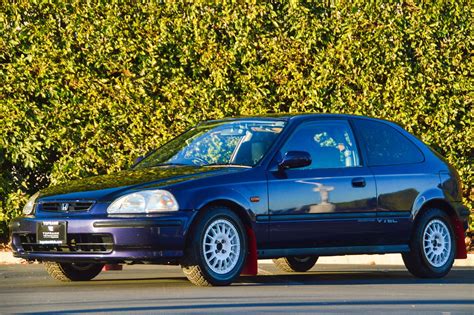 The 1996 Honda Civic EJ/EK/EM sedan model photo