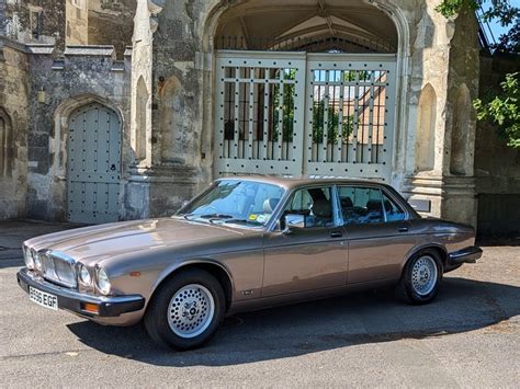 Jaguar XJ Series 3 techninės schemos ir variklio skyriaus išklotinė