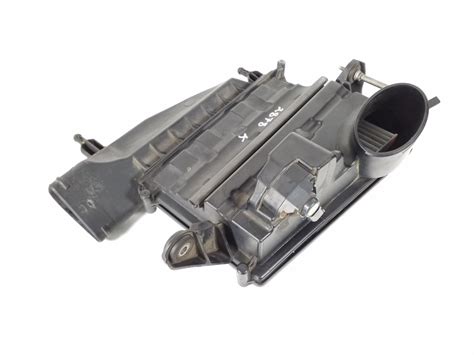 vaizdas, kaip atrodo oro kondicionieriaus filtro korpusas Mazda 626