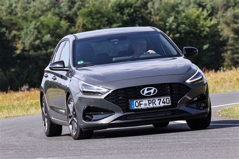 Nauji mokyklos automobiliai: KIA CEED, HYUNDAI I30, SKODA OCTAVIA