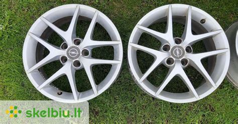 Nauji automobilio ratlankiai, skirtingų dydžių ir dizaino