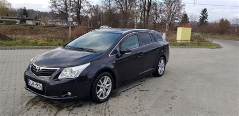 Toyota Avensis T27 modelio eksterjero ir interjero detalės