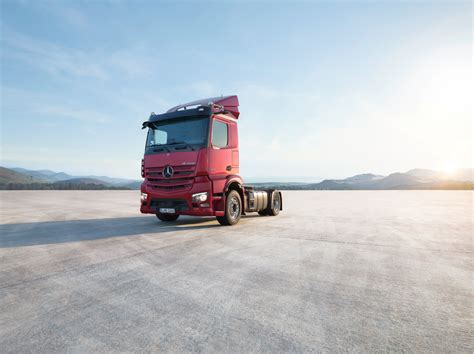 „Mercedes-Benz Trucks“ sunkvežimio testavimo procesas specialiame poligone