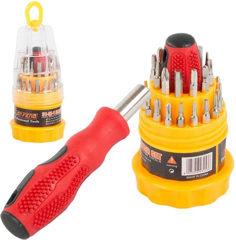 Nuotrauka su įvairių tipų sunkvežimiais