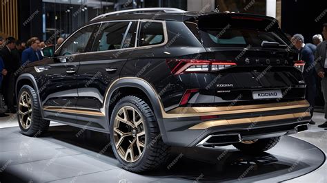 Įvairių spalvų Škoda Kodiaq automobiliai stovintys aikštelėje