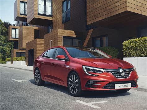 Renault Megane IV Sedan automobilio nuotrauka, pabrėžianti elegantiškas linijas