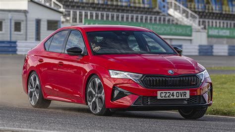 Skoda Octavia vRS (II karta) sportinės sėdynės ir salonas