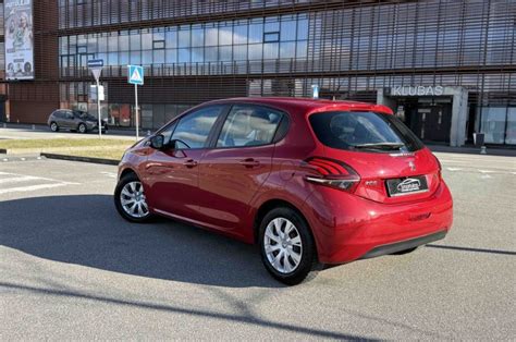 Peugeot 208 automobilio išorės dizaino ir kėbulo linijų apžvalga